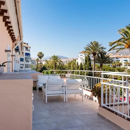 Atico En Puerto Banus Frente Al Mar Apartment *